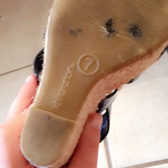 Xhilaration heels - Picture 3 of 5